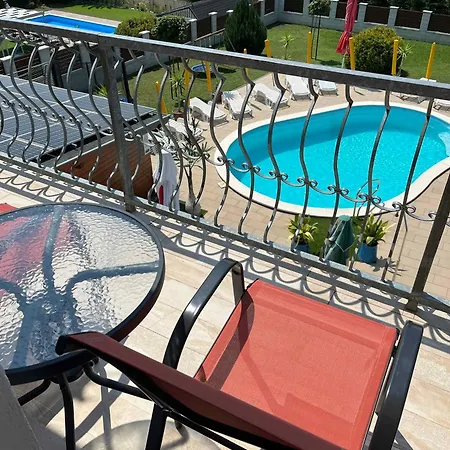 16 Апартаменты *