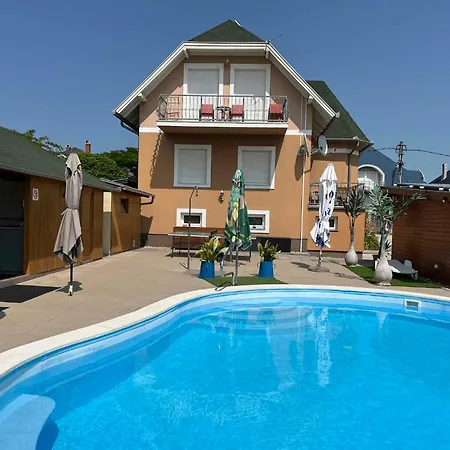 Appartement 16 *