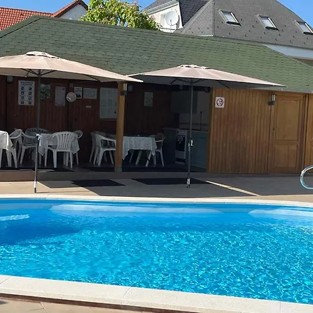 16 Апартаменты